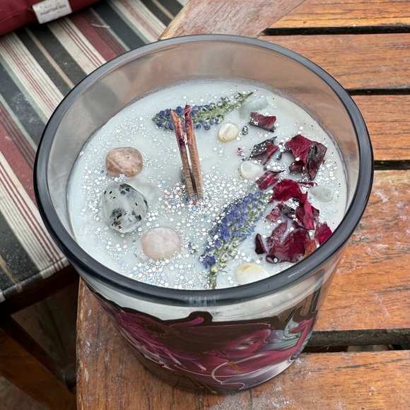 Cancer ♋️ Crystal Candle - Picture 9 of 10